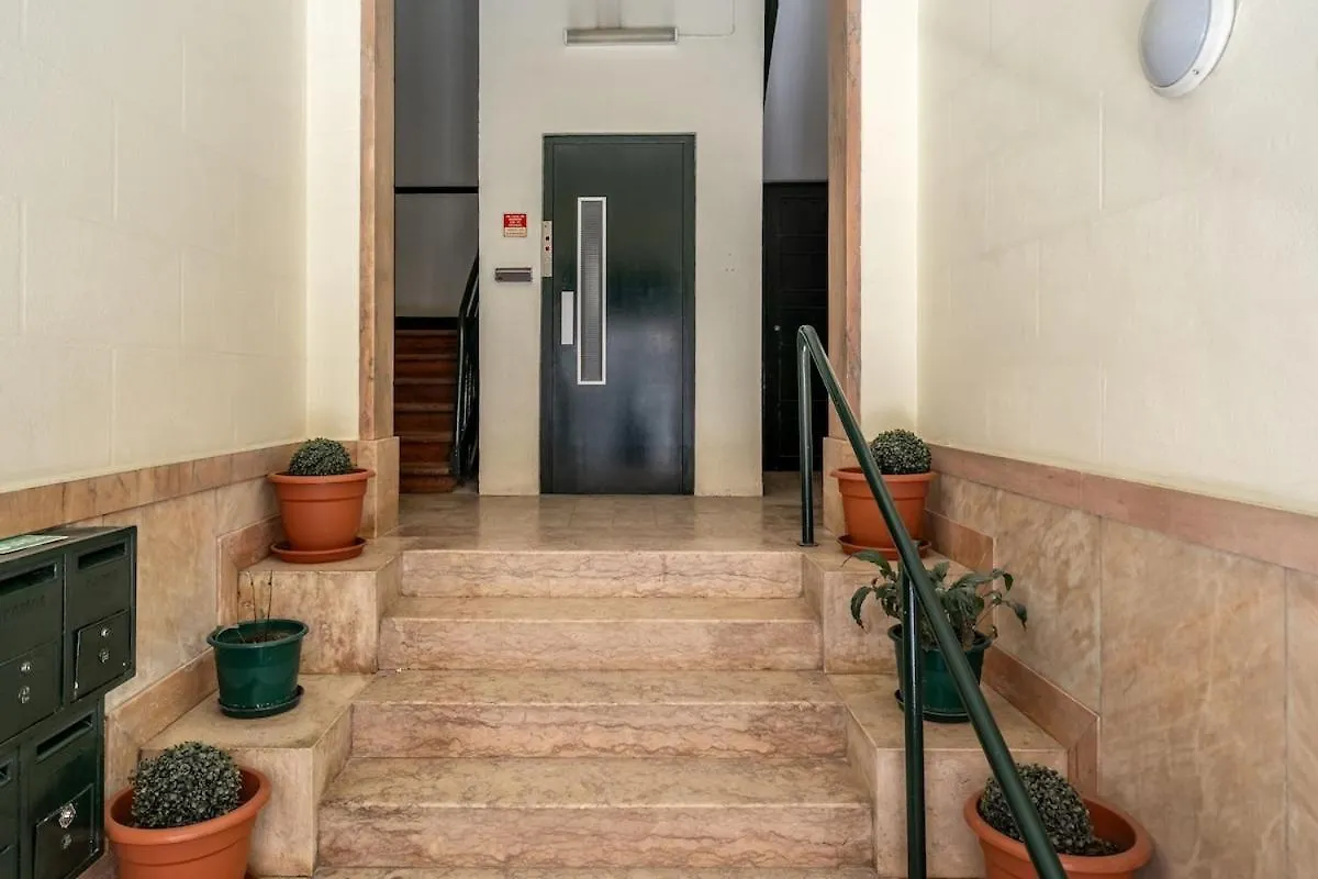 Central T2 With Ac And Patio Near Av Da Liberdade Lisbon 0*,
