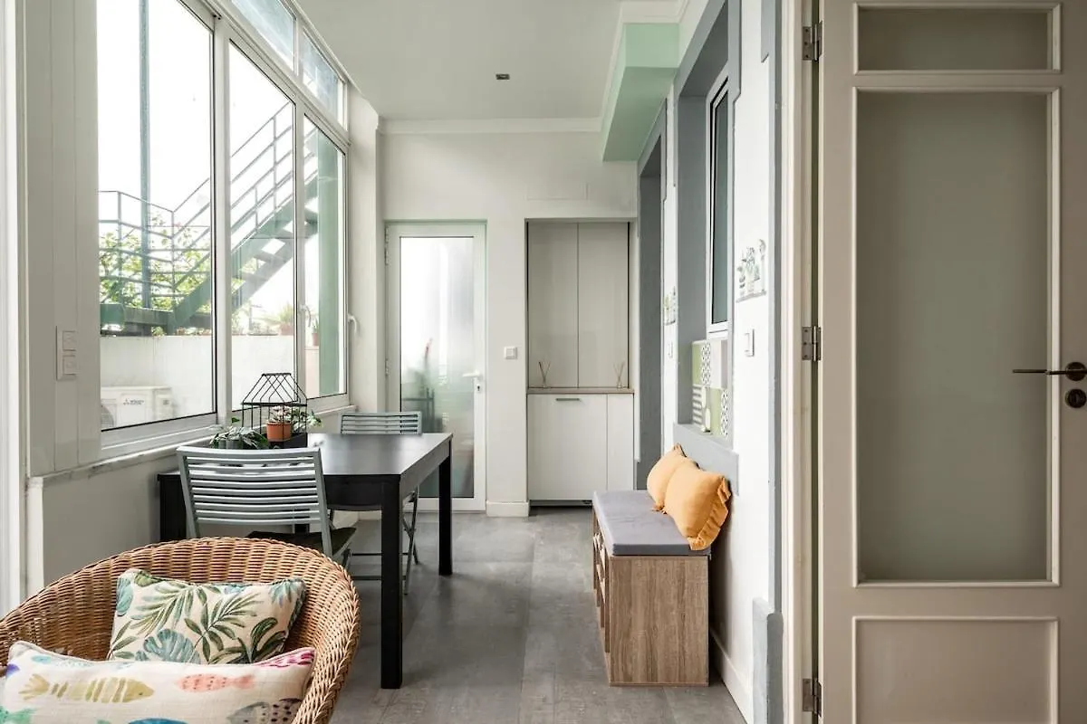 Apartment Central T2 With Ac And Patio Near Av Da Liberdade Lisbon