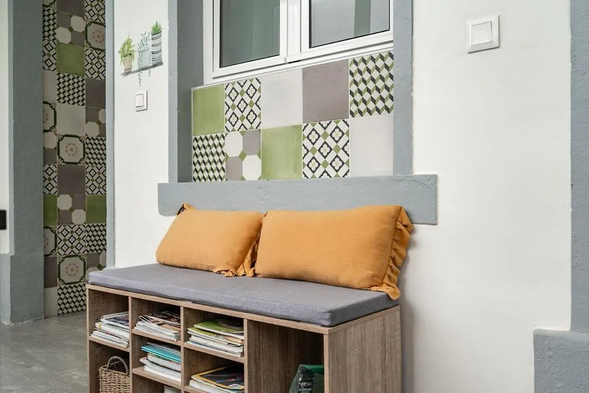 Central T2 With Ac And Patio Near Av Da Liberdade Lisboa 0*,  Portugalsko