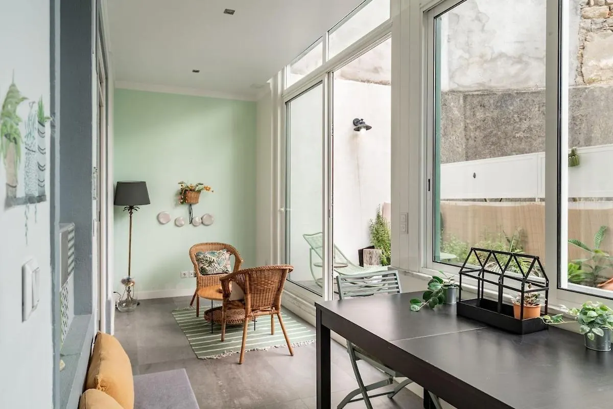 Central T2 With Ac And Patio Near Av Da Liberdade Lisboa Portugalsko